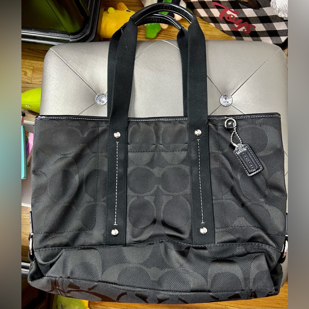 *Authentic* Coach Kyra Signature Black Daisy Purse Handbag F18844 Purse